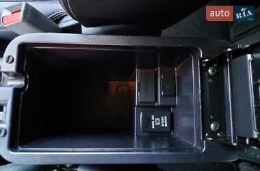 Внедорожник / Кроссовер Mitsubishi Outlander 2011 в 