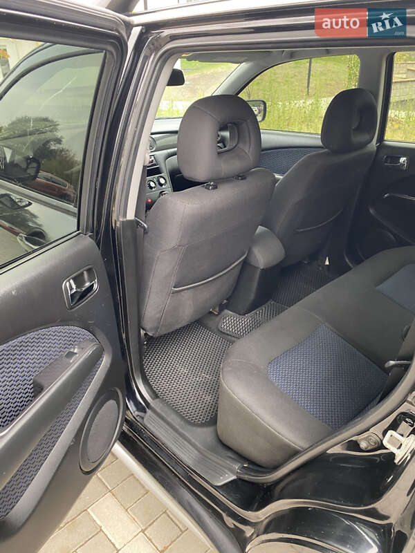 Внедорожник / Кроссовер Mitsubishi Outlander 2008 в Белогородке