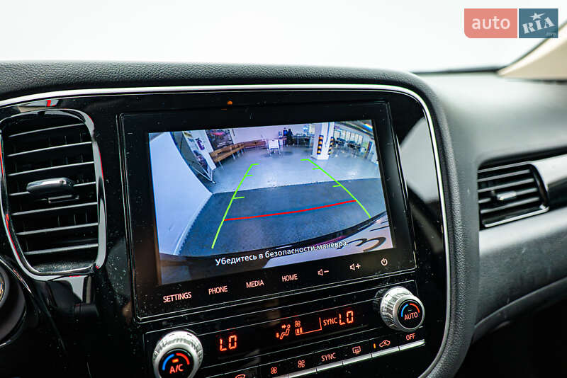 Внедорожник / Кроссовер Mitsubishi Outlander 2021 в Киеве