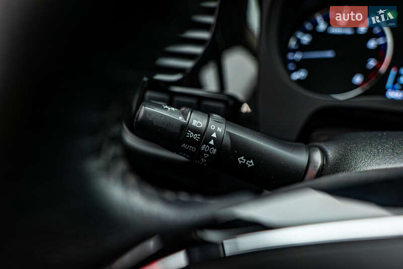 Внедорожник / Кроссовер Mitsubishi Outlander 2021 в Киеве