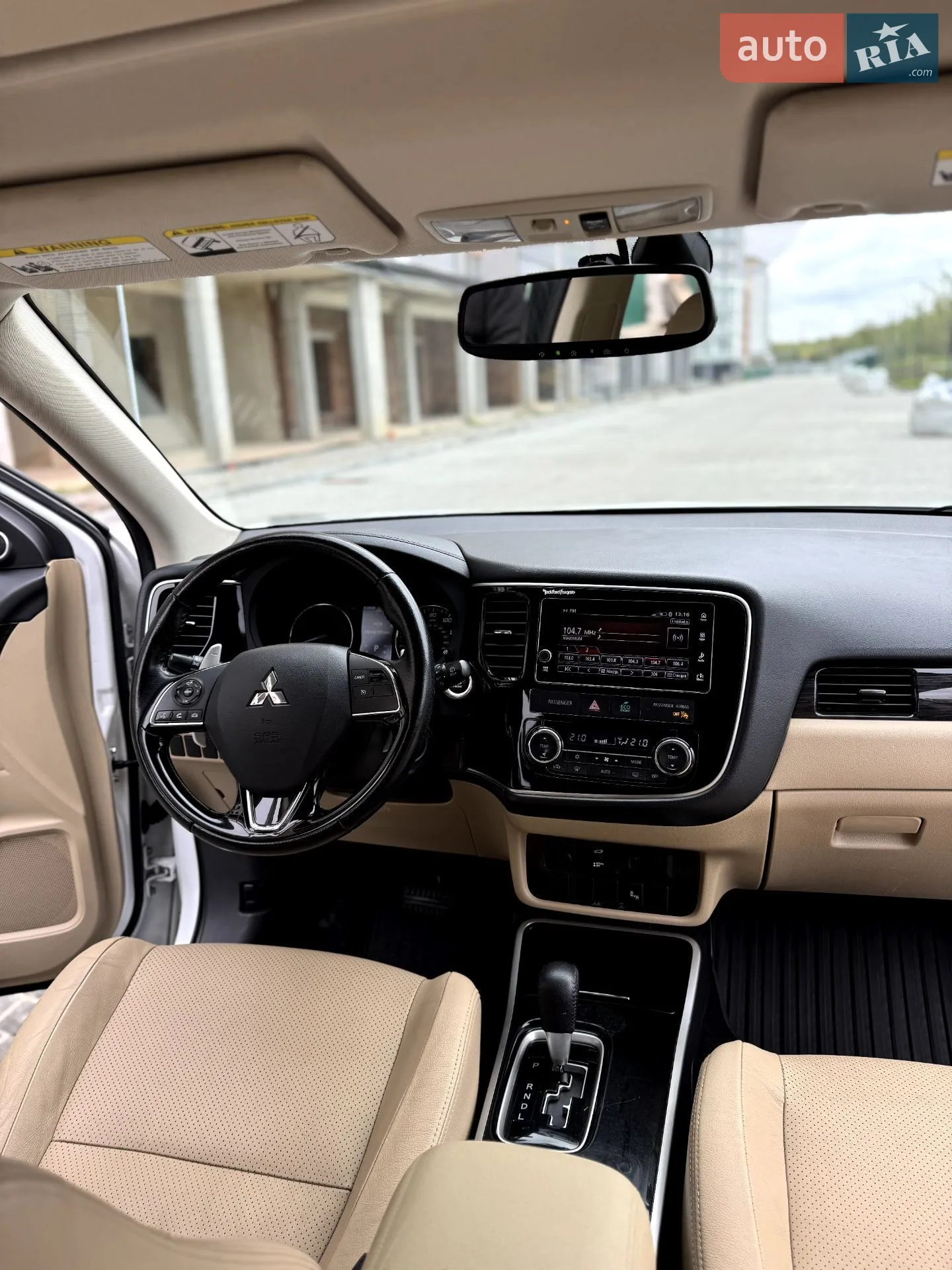 2016 Mitsubishi Outlander - мініатюра 21