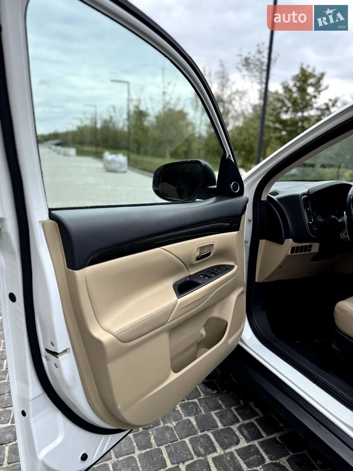 2016 Mitsubishi Outlander - мініатюра 25