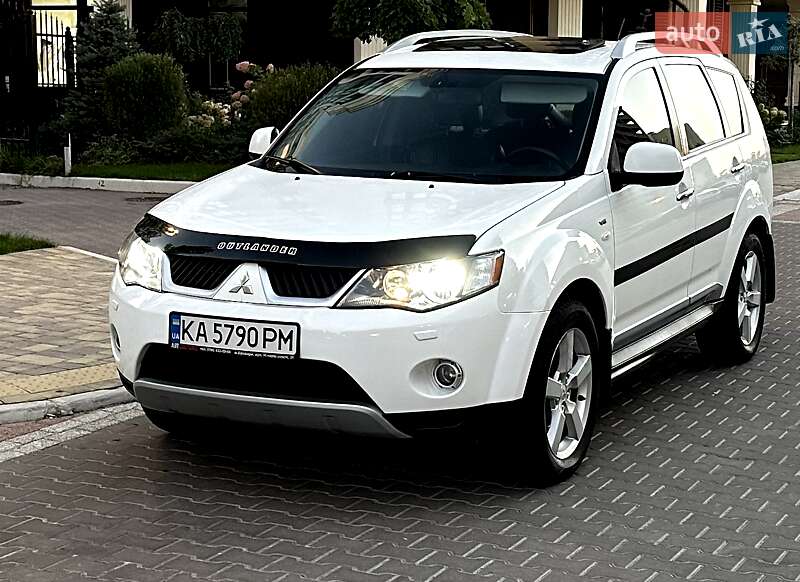 Внедорожник / Кроссовер Mitsubishi Outlander 2010 в Киеве