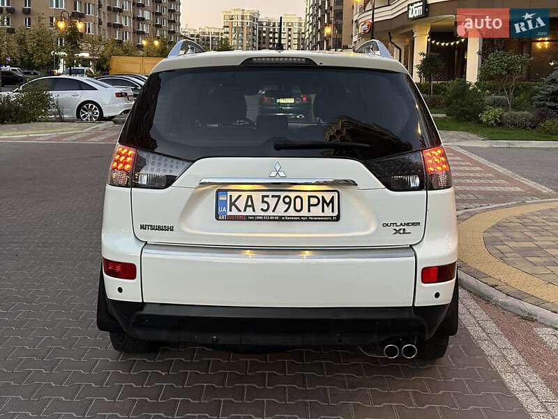 Внедорожник / Кроссовер Mitsubishi Outlander 2010 в Киеве