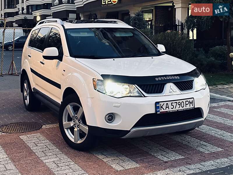 Внедорожник / Кроссовер Mitsubishi Outlander 2010 в Киеве