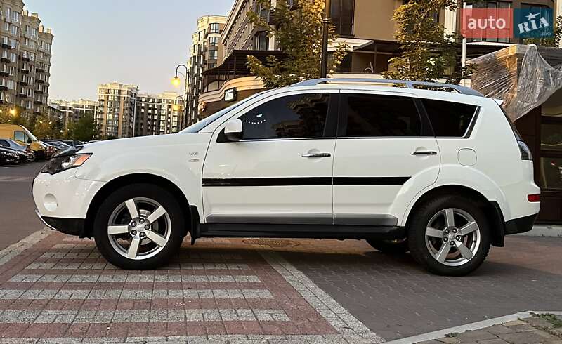 Внедорожник / Кроссовер Mitsubishi Outlander 2010 в Киеве