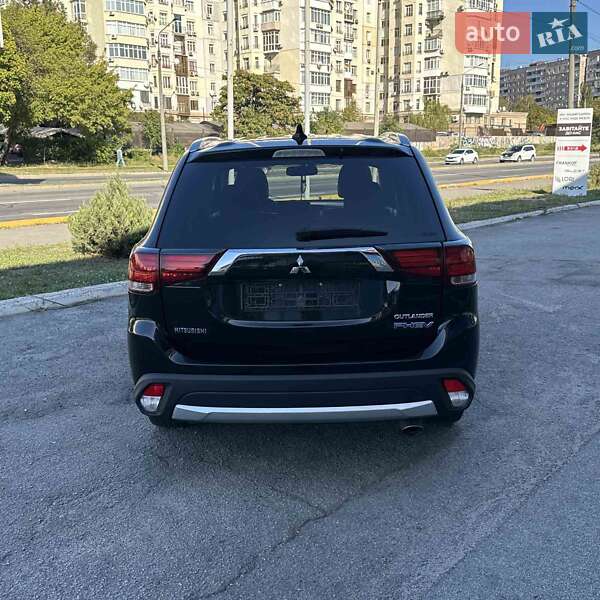 Внедорожник / Кроссовер Mitsubishi Outlander 2018 в Запорожье