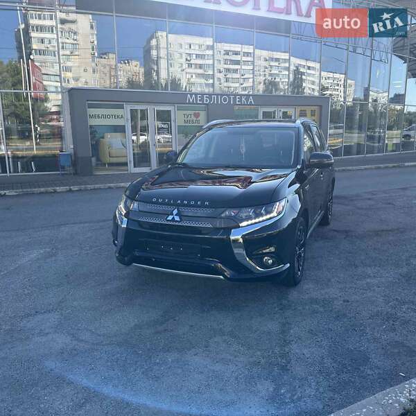 Внедорожник / Кроссовер Mitsubishi Outlander 2018 в Запорожье