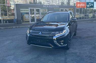 Внедорожник / Кроссовер Mitsubishi Outlander 2018 в 