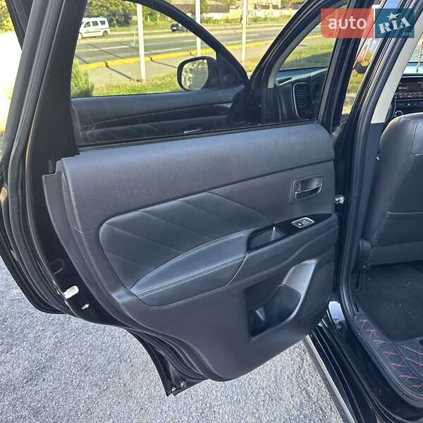 Внедорожник / Кроссовер Mitsubishi Outlander 2018 в Запорожье