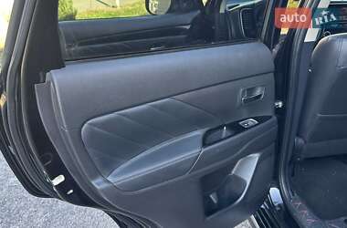 Внедорожник / Кроссовер Mitsubishi Outlander 2018 в 