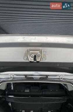 Внедорожник / Кроссовер Mitsubishi Outlander 2012 в 