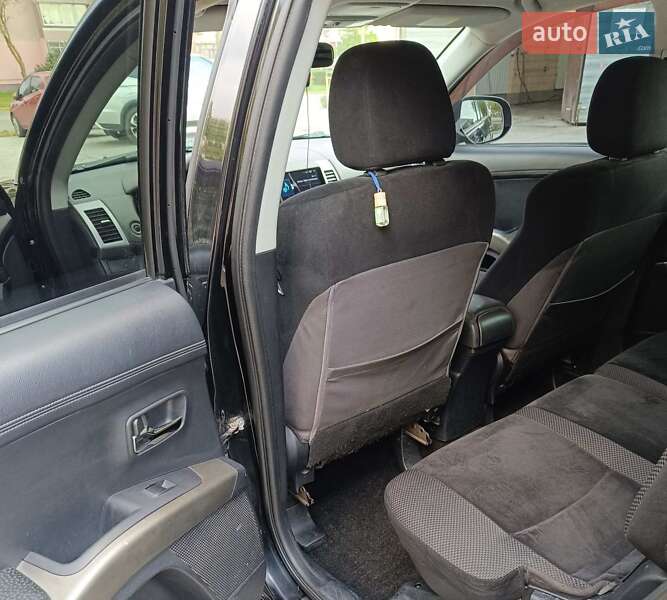 Внедорожник / Кроссовер Mitsubishi Outlander 2011 в Каменском