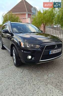 Внедорожник / Кроссовер Mitsubishi Outlander 2011 в Каменском