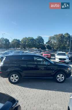 Внедорожник / Кроссовер Mitsubishi Outlander 2010 в 
