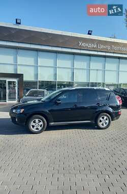 Внедорожник / Кроссовер Mitsubishi Outlander 2010 в 