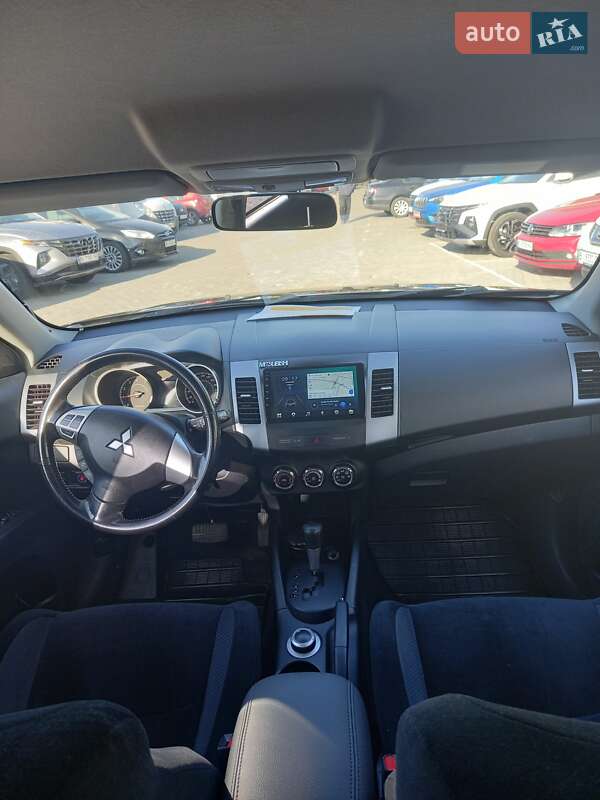 Позашляховик / Кросовер Mitsubishi Outlander 2010 в Полтаві
