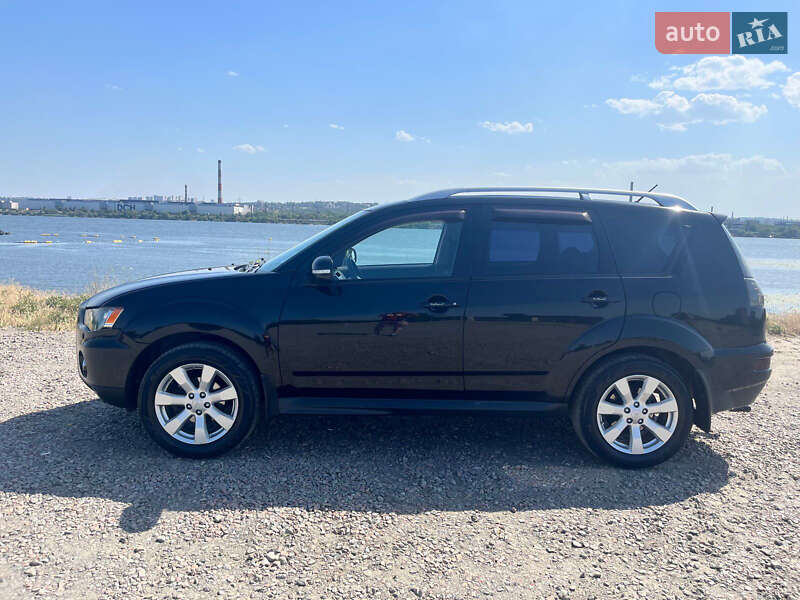 Внедорожник / Кроссовер Mitsubishi Outlander 2010 в Киеве