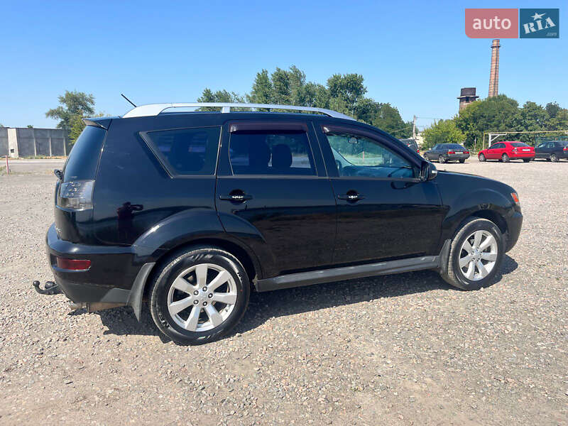 Внедорожник / Кроссовер Mitsubishi Outlander 2010 в Киеве