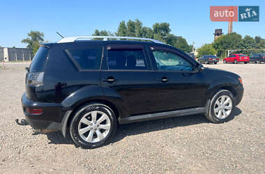 Внедорожник / Кроссовер Mitsubishi Outlander 2010 в 