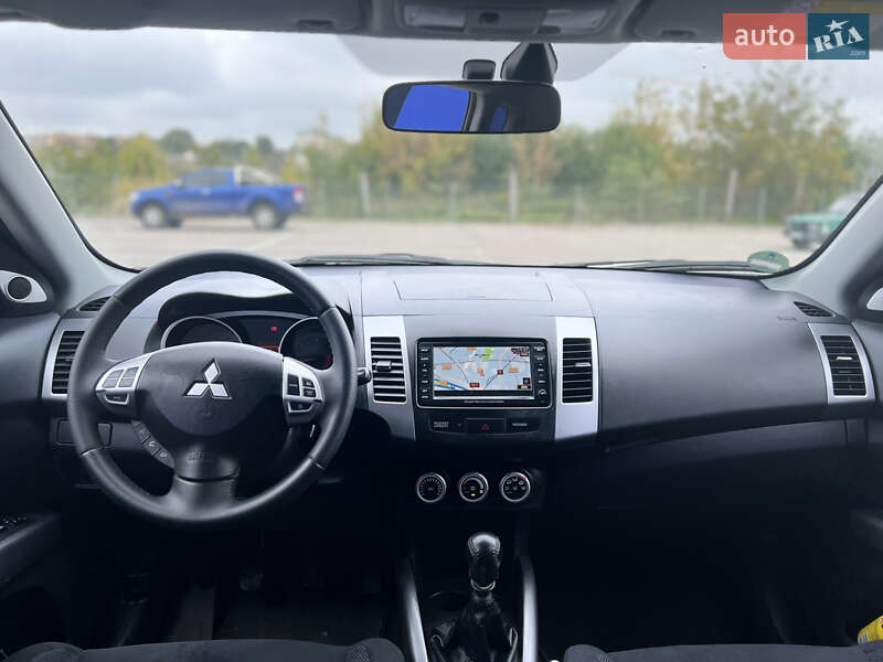 Внедорожник / Кроссовер Mitsubishi Outlander 2008 в Дубно