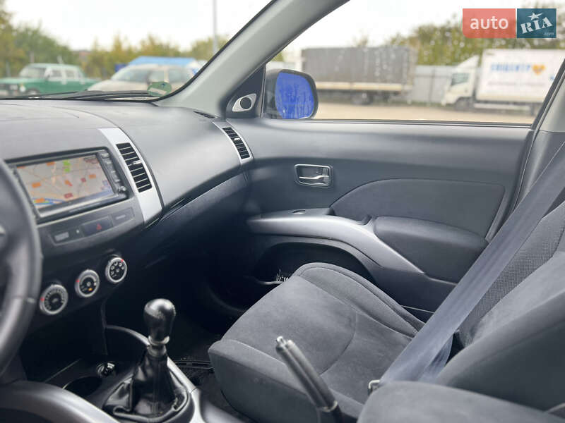 Внедорожник / Кроссовер Mitsubishi Outlander 2008 в Дубно