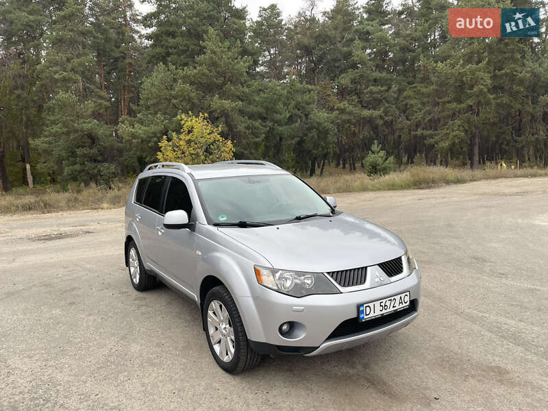 Внедорожник / Кроссовер Mitsubishi Outlander 2008 в 