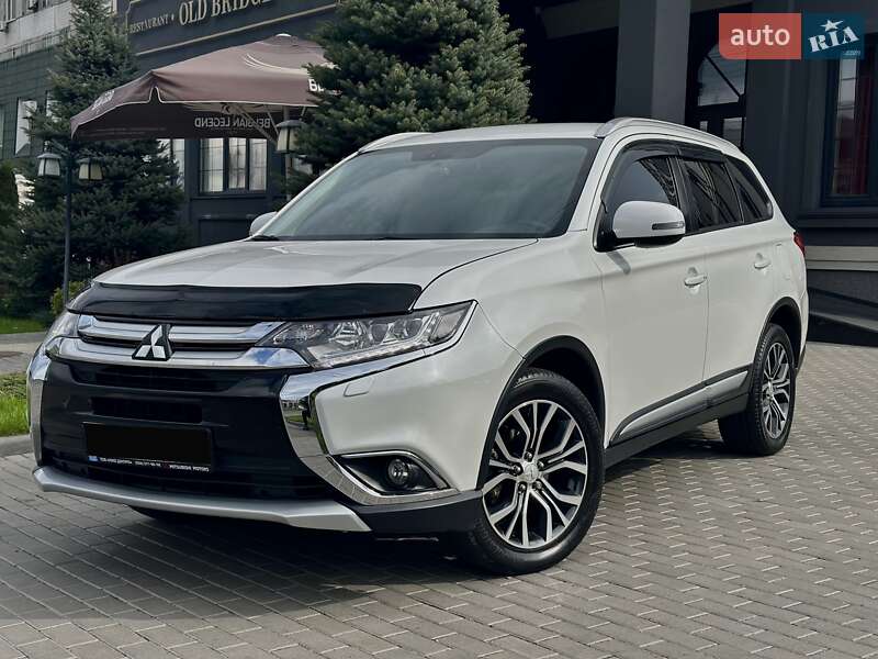 Mitsubishi Outlander 2016