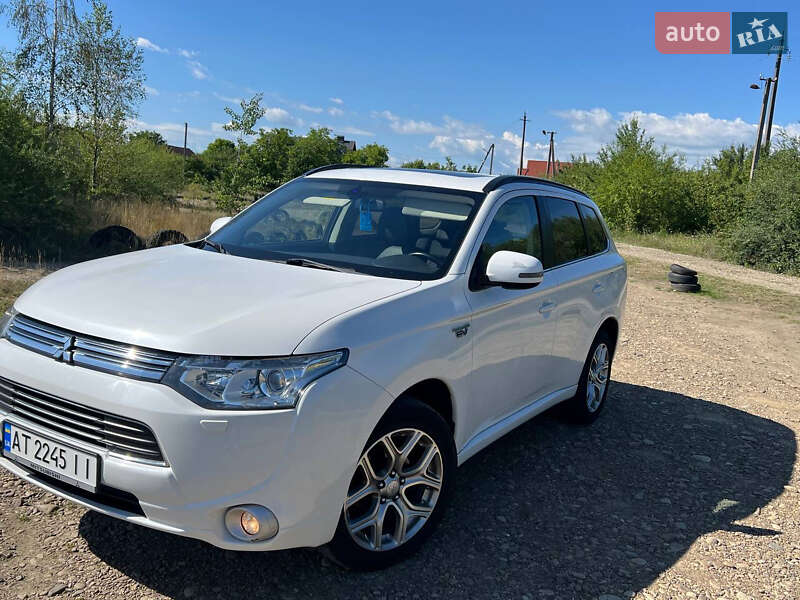 Внедорожник / Кроссовер Mitsubishi Outlander 2014 в Ивано-Франковске фото 20 Внедорожник / Кроссовер Mitsubishi Outlander 2014 в Ивано-Франковске