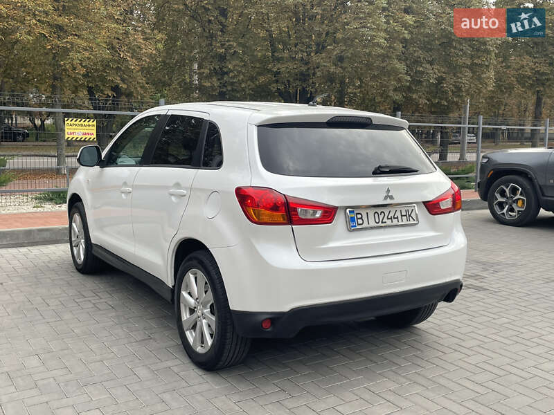Внедорожник / Кроссовер Mitsubishi Outlander 2015 в Кременчуге