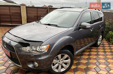 Внедорожник / Кроссовер Mitsubishi Outlander 2012 в 
