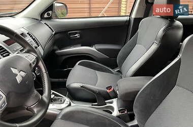 Внедорожник / Кроссовер Mitsubishi Outlander 2012 в 