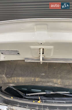 Внедорожник / Кроссовер Mitsubishi Outlander 2012 в 