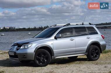 Позашляховик / Кросовер Mitsubishi Outlander 2005 в 