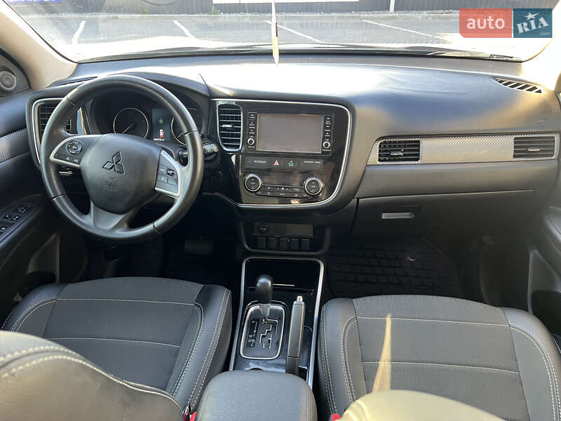 Позашляховик / Кросовер Mitsubishi Outlander 2018 в Дніпрі