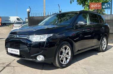 Внедорожник / Кроссовер Mitsubishi Outlander 2013 в 
