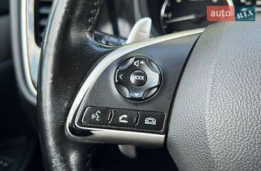 Внедорожник / Кроссовер Mitsubishi Outlander 2013 в 
