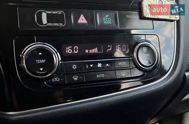 Внедорожник / Кроссовер Mitsubishi Outlander 2013 в 