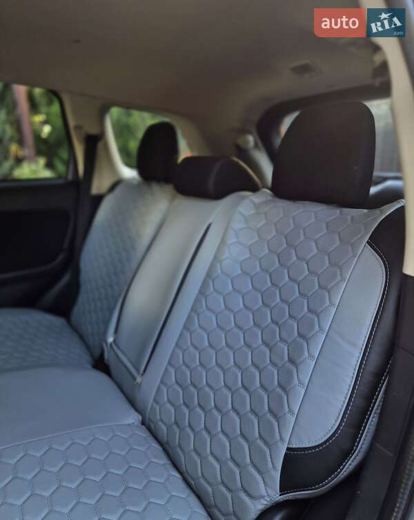 Внедорожник / Кроссовер Mitsubishi Outlander 2017 в Запорожье