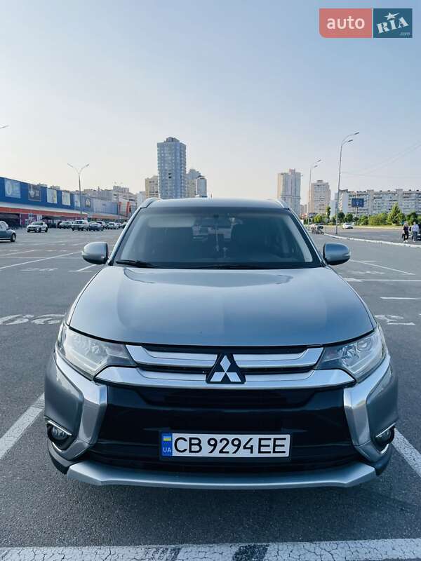 Mitsubishi Outlander 2016
