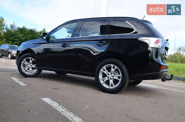 Внедорожник / Кроссовер Mitsubishi Outlander 2013 в 