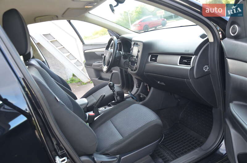 Внедорожник / Кроссовер Mitsubishi Outlander 2013 в Дрогобыче