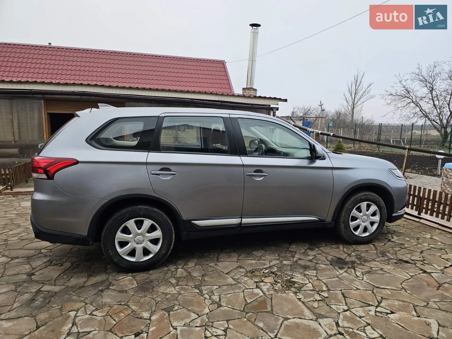2021 Mitsubishi Outlander - мініатюра 2