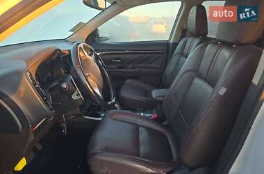 Внедорожник / Кроссовер Mitsubishi Outlander 2018 в 