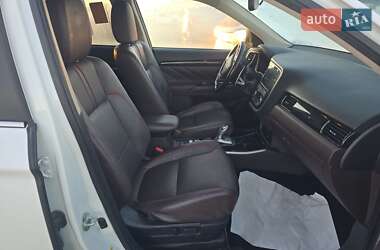 Внедорожник / Кроссовер Mitsubishi Outlander 2018 в 