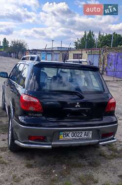 Внедорожник / Кроссовер Mitsubishi Outlander 2005 в 