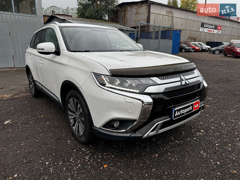 Внедорожник / Кроссовер Mitsubishi Outlander 2019 в Киеве