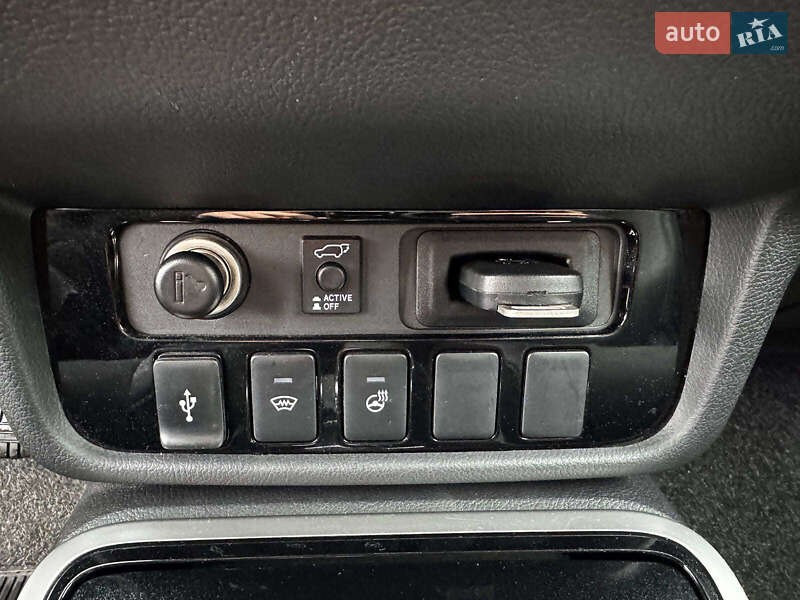 Внедорожник / Кроссовер Mitsubishi Outlander 2019 в Киеве