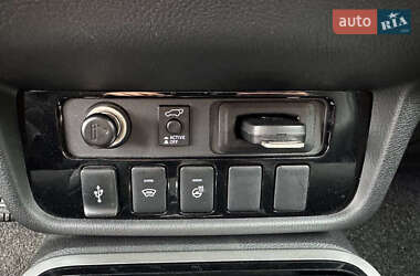 Внедорожник / Кроссовер Mitsubishi Outlander 2019 в 
