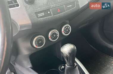 Внедорожник / Кроссовер Mitsubishi Outlander 2007 в 
